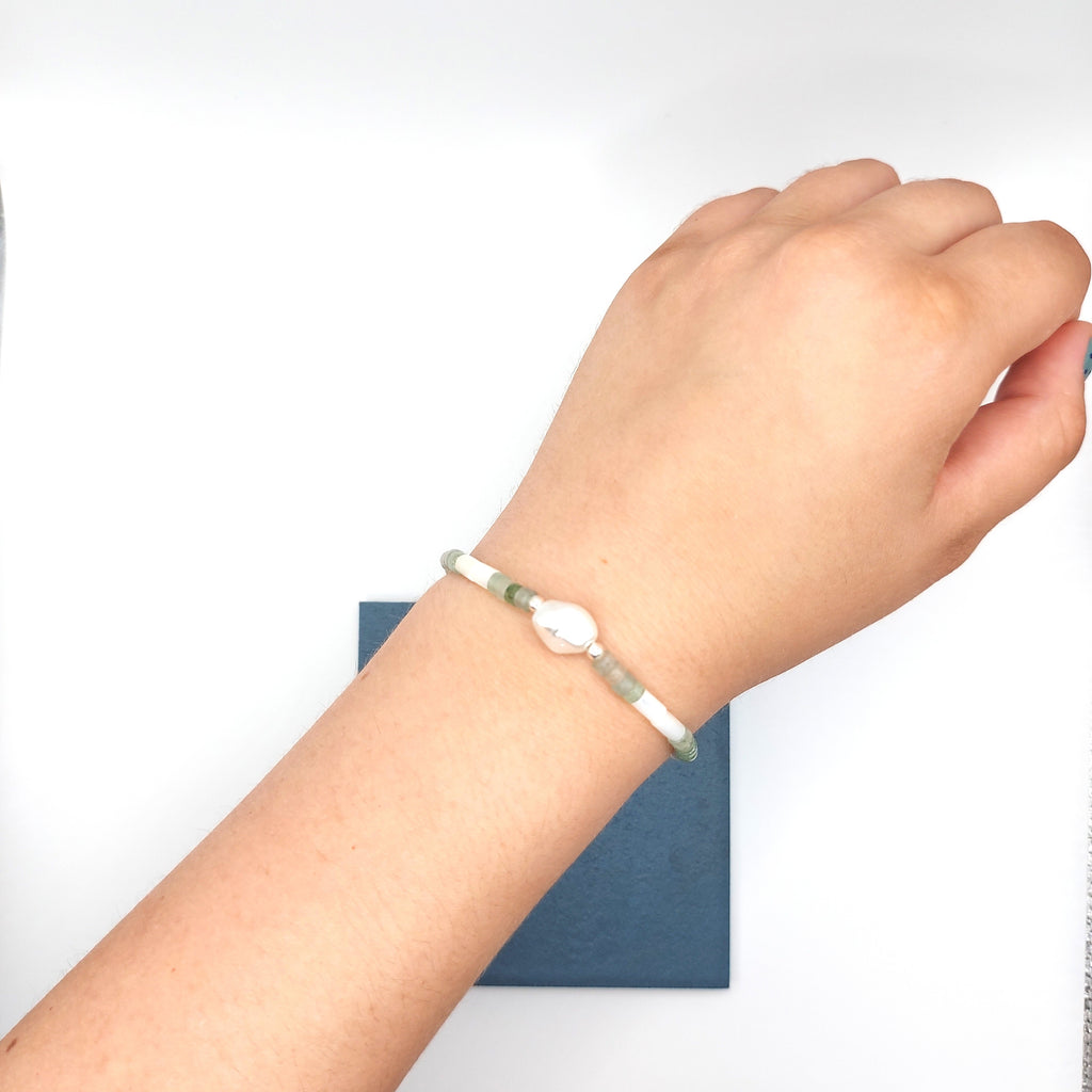 Light Green Aventurine, Mother of Pearl & Keshi Pearl Bracelet
