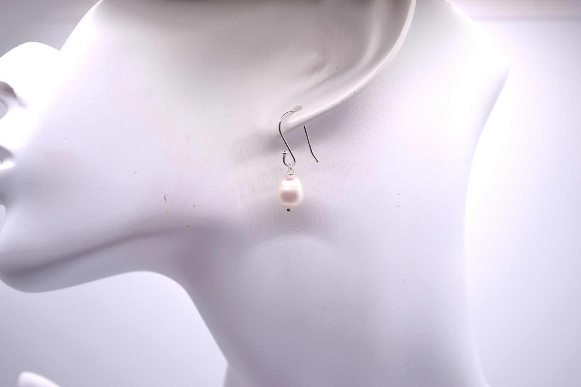 S925 Freshwater Pearl Earrings (Smaller Pearl