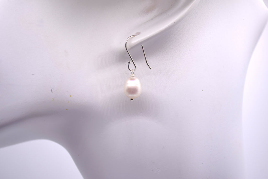 S925 Freshwater Pearl Earrings (Smaller Pearl