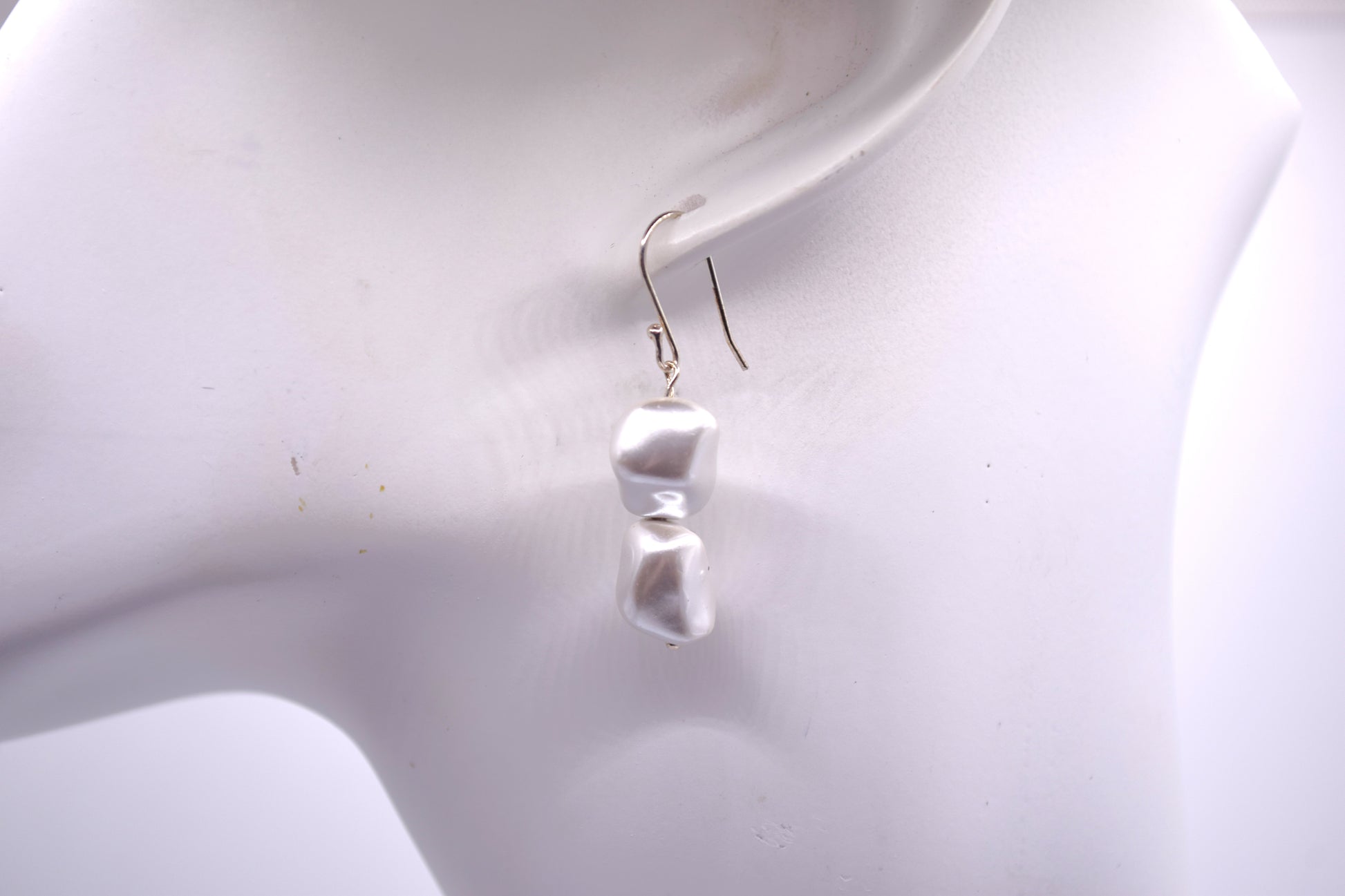 Sterling Silver Shell Pearl Earrings (2 pearls)