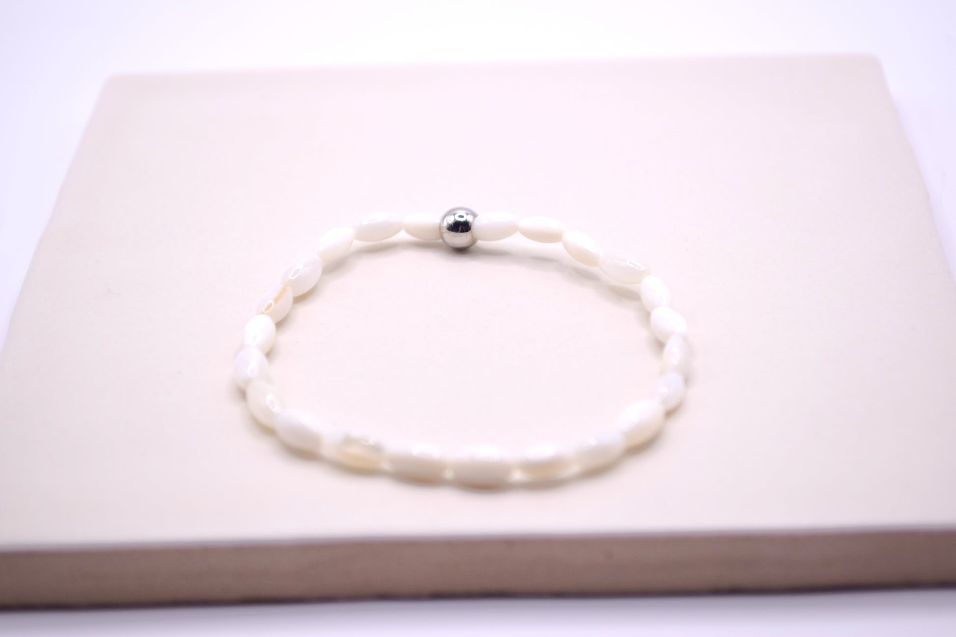 Mother of Pearl Rice Bracelet