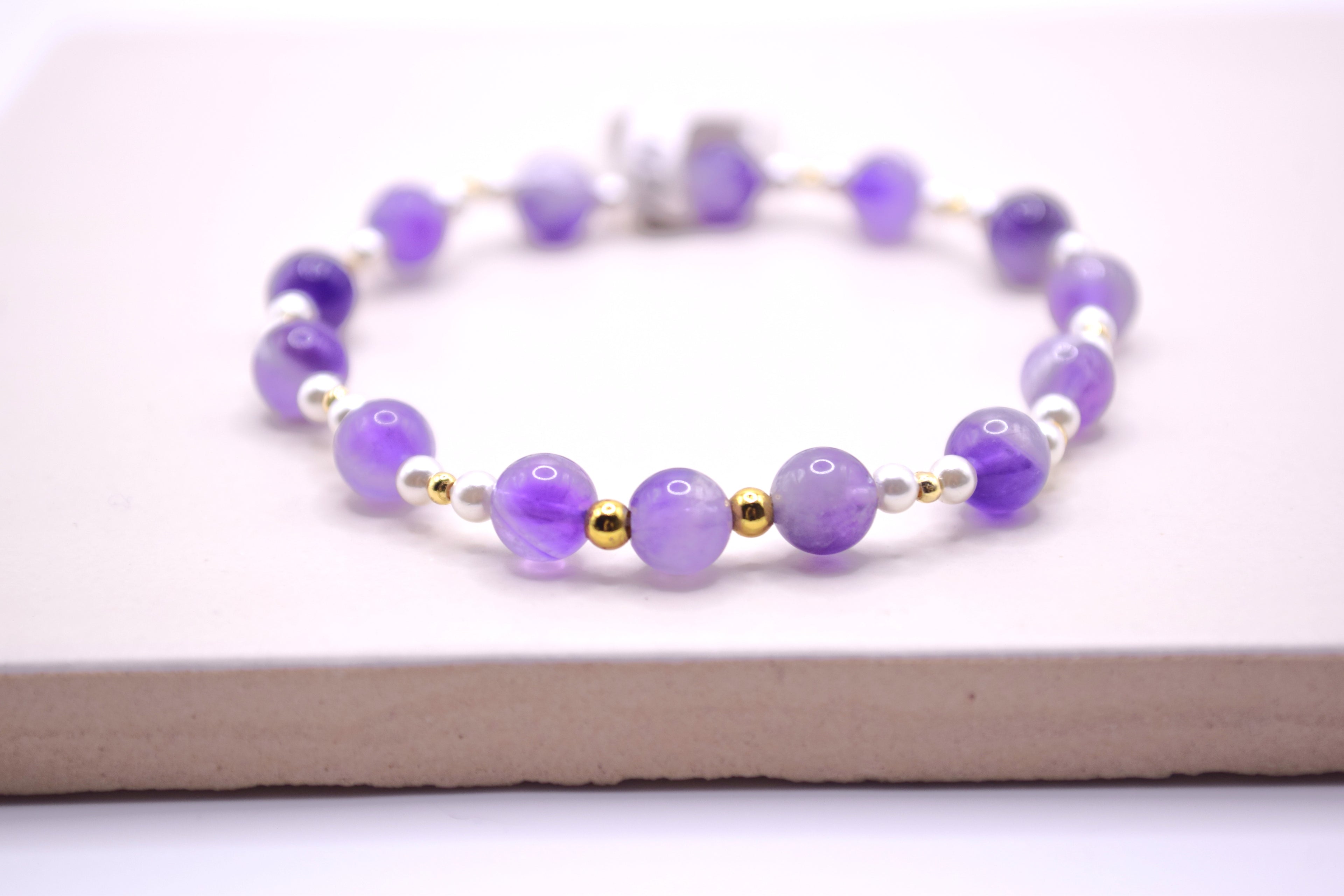Amethyst & Shell Pearl Bracelet