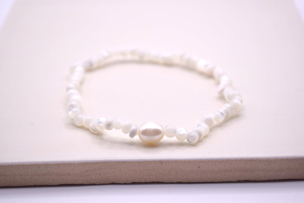 Freshwater Pearl and Shell Pearl Bracelet